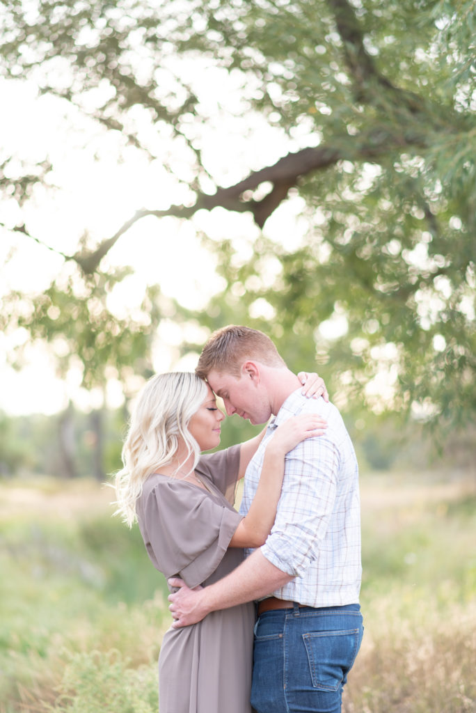 Dreamy summer engagement session | Sandstone Ranch
