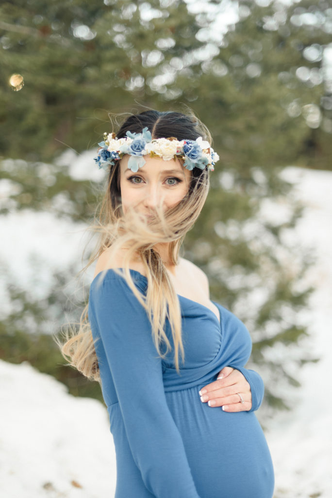 Colorado winter maternity shoot at Alderfer Three Sisters park in Evergreen, Colorado 